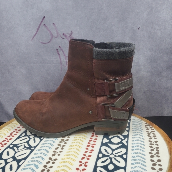 SOREL Rusty Red Brown Leather Distressed Ankle Boots Costal Western Women's 7 - Picture 3 of 10